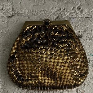 Elegant Gold Sequin Clutch